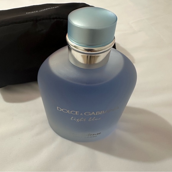 Dolce & Gabbana Light Blue Eau Intense Pour Homme 6.7oz plus pouch - Picture 4 of 6